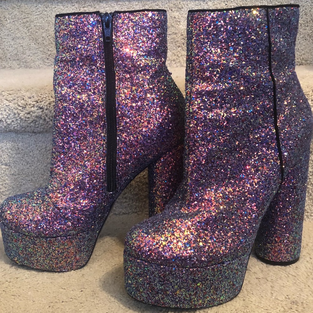 Steve Madden platform Boots